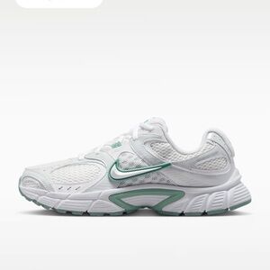 Nike V5 RNR New in Box 5.5w